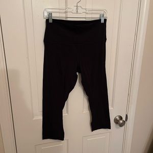 Lululemon black Align HR crop. 21” light piling pictured. Size 10